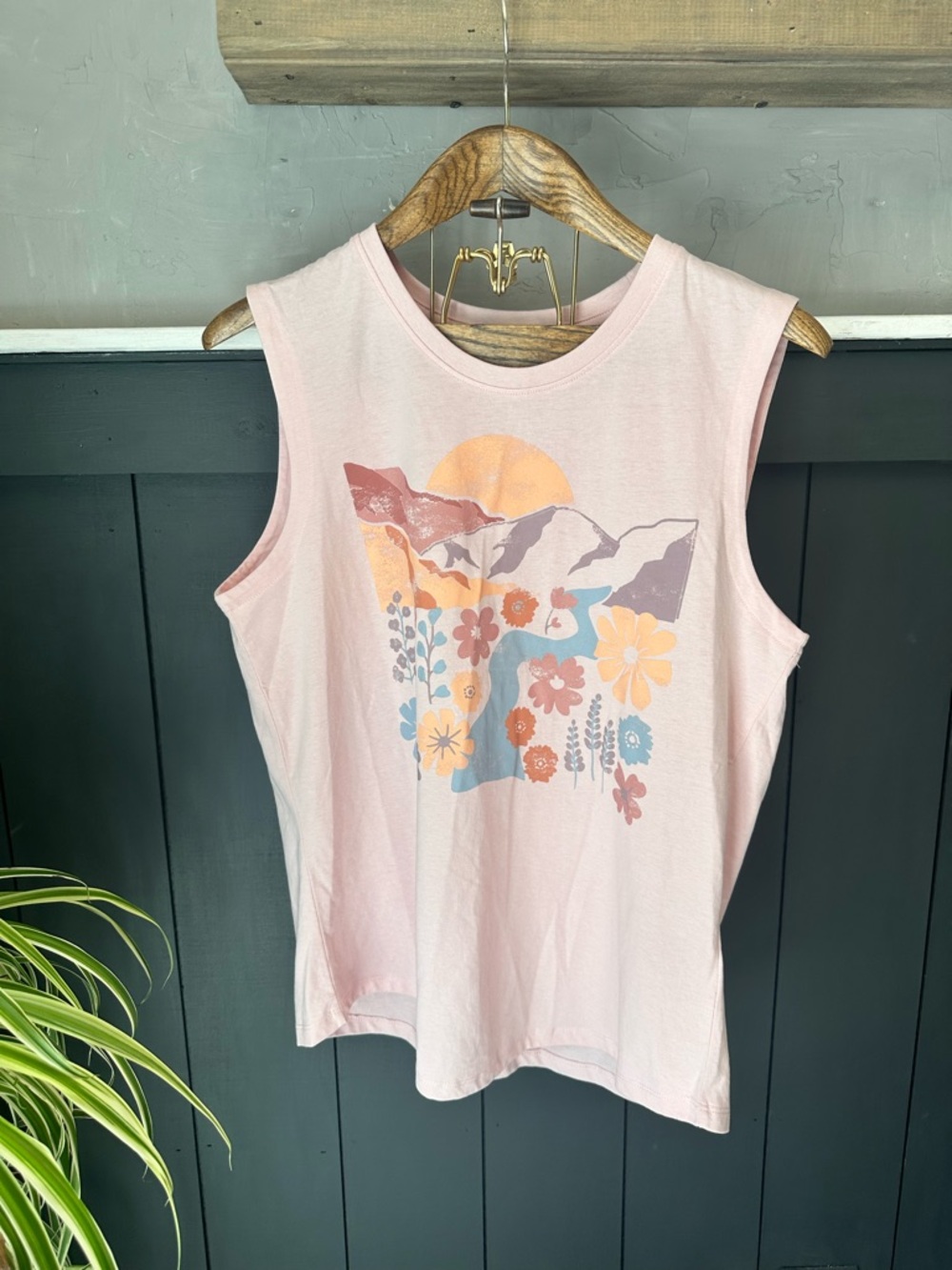44 North Women’s Pink Graphic Sleeveless Muscle Tank Top size L